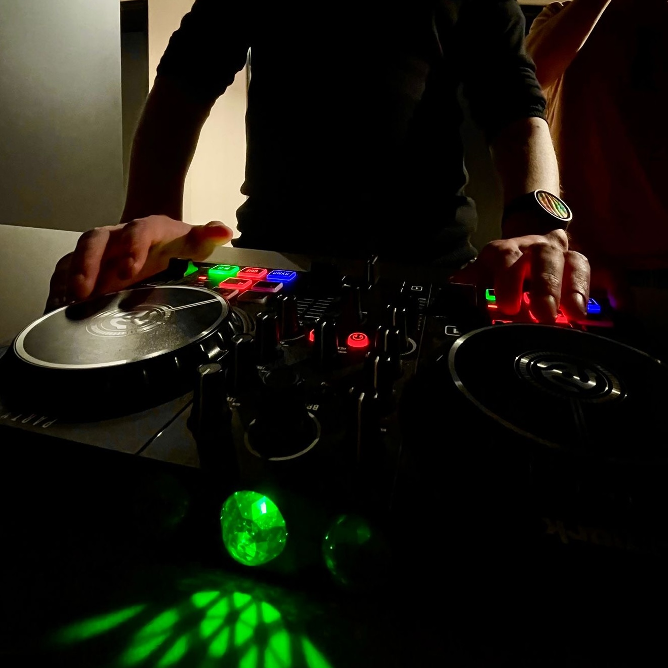 dj viivakoodi playing at a gig